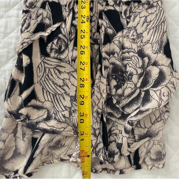 BILLABONG size Medium black and cream soft flowy skirt elastic flat front waist - Picture 6 of 6